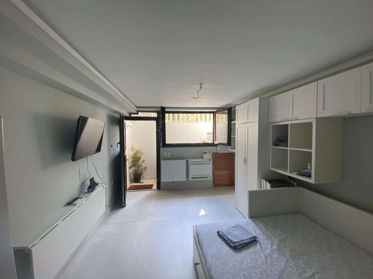 Minimalist Studio Behind Hilton Hotel Athen Eksteriør bilde