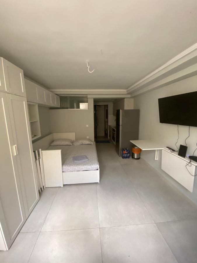 Minimalist Studio Behind Hilton Hotel Athen Eksteriør bilde